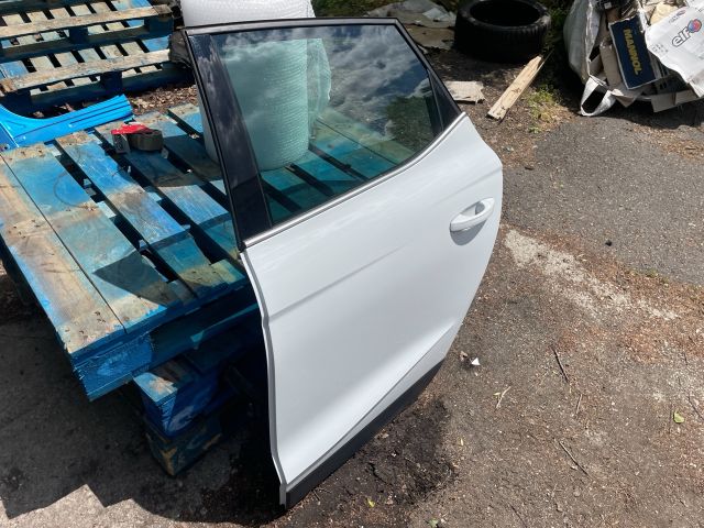 bontott SEAT ARONA Bal hátsó Ajtó (Részeivel)