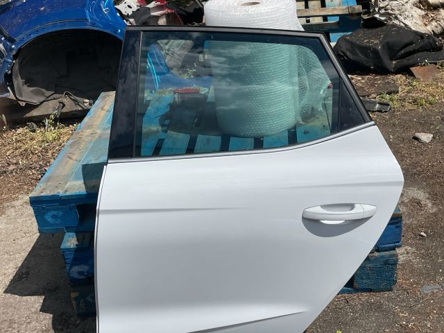 bontott SEAT ARONA Bal hátsó Ajtó (Részeivel)