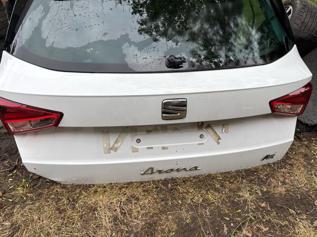 bontott SEAT ARONA Csomagtérajtó (Részeivel)