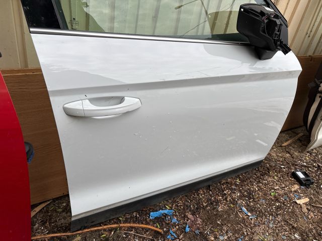 bontott SEAT ARONA Jobb első Ajtó (Részeivel)