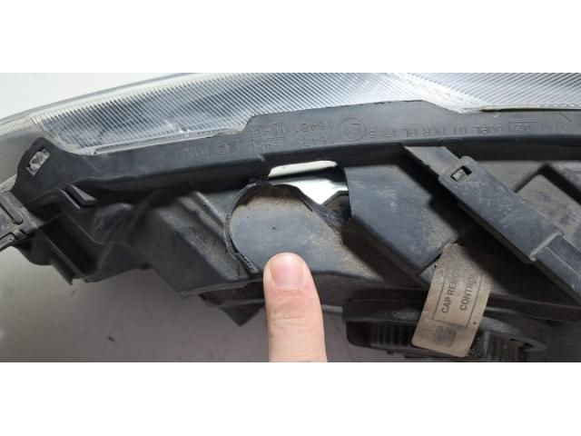 bontott SEAT ARONA Jobb Fényszóró