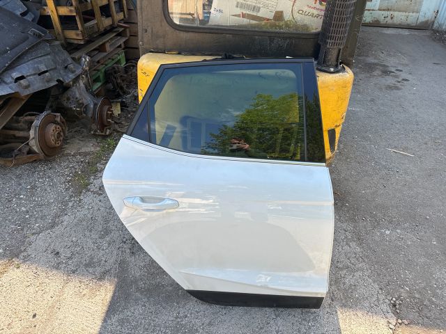 bontott SEAT ARONA Jobb hátsó Ajtó (Részeivel)