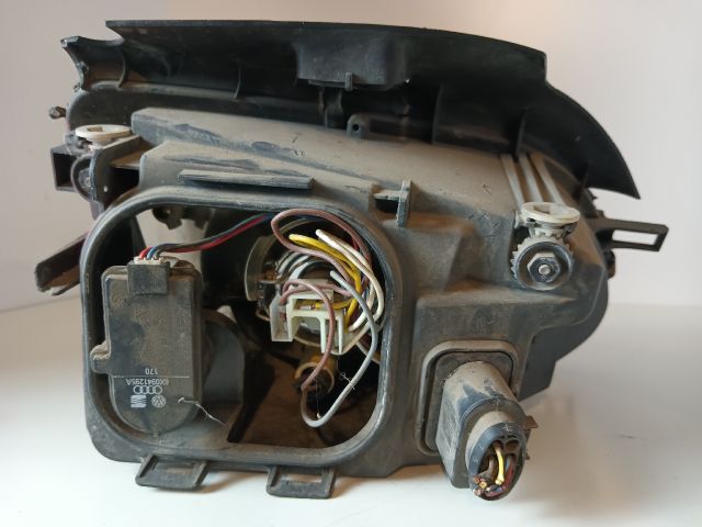 bontott SEAT AROSA Bal Fényszóró