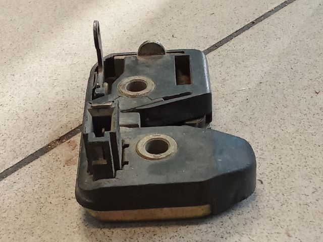 bontott SEAT AROSA Csomagtérajtó Zárszerkezet