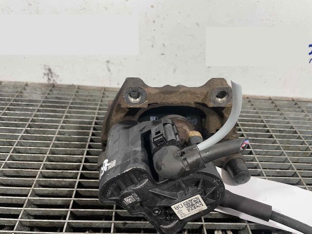 bontott SEAT ATECA Jobb hátsó Féknyereg Munkahengerrel