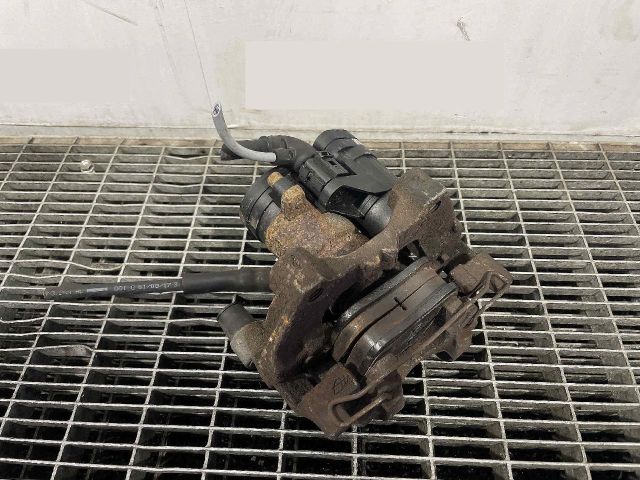 bontott SEAT ATECA Jobb hátsó Féknyereg Munkahengerrel