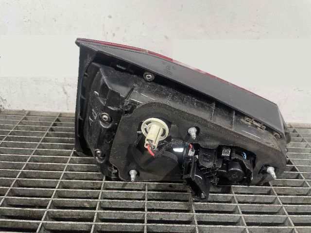 bontott SEAT ATECA Bal Belső Hátsó Lámpa