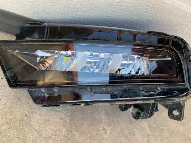 bontott SEAT ATECA Bal Ködfényszóró