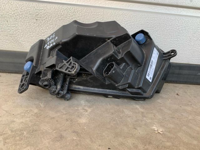 bontott SEAT ATECA Bal Ködfényszóró