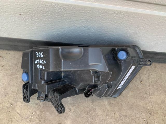 bontott SEAT ATECA Bal Ködfényszóró