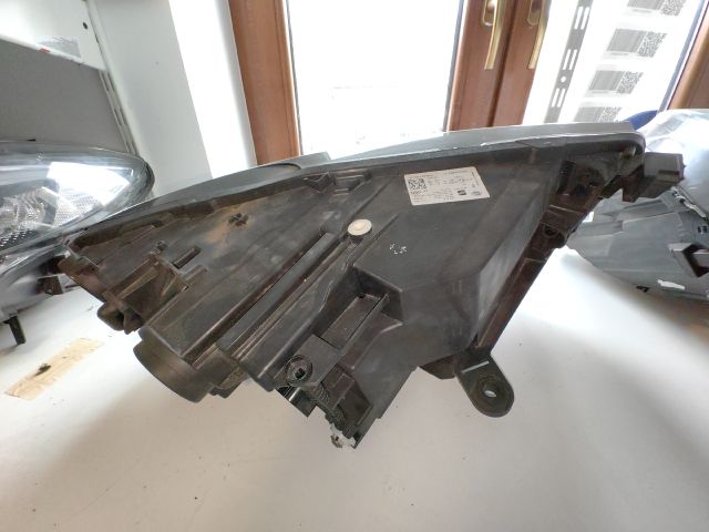 bontott SEAT ATECA Bal Ledes Fényszóró