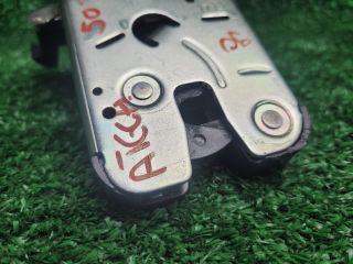 bontott SEAT ATECA Csomagtérajtó Zárszerkezet