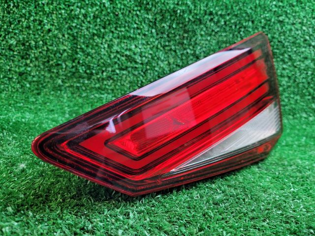 bontott SEAT ATECA Jobb Belső Hátsó Lámpa