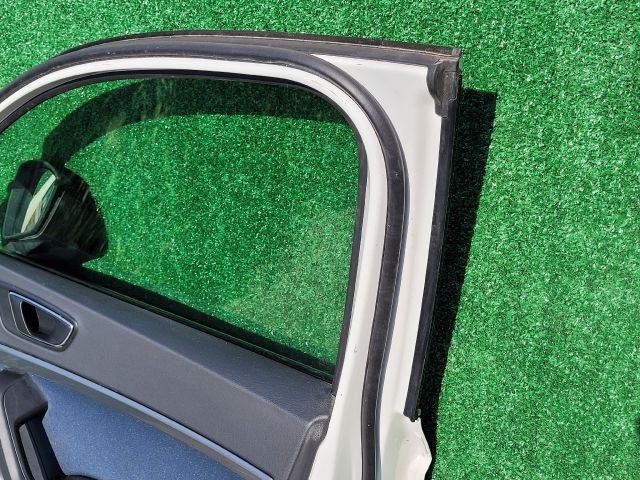 bontott SEAT ATECA Jobb első Ajtó (Részeivel)