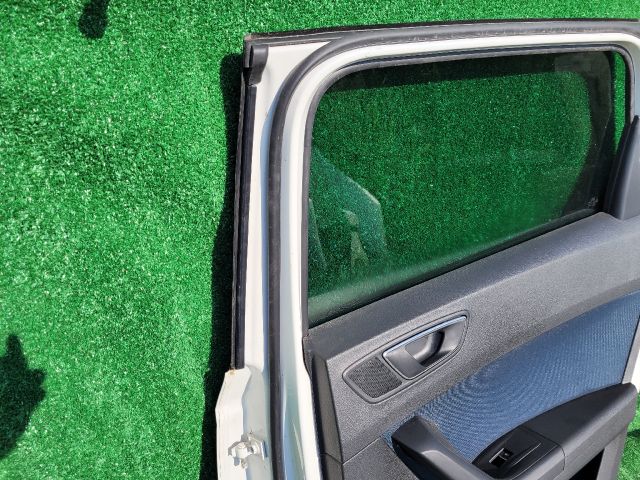 bontott SEAT ATECA Jobb hátsó Ajtó (Részeivel)