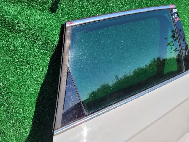 bontott SEAT ATECA Jobb hátsó Ajtó (Részeivel)