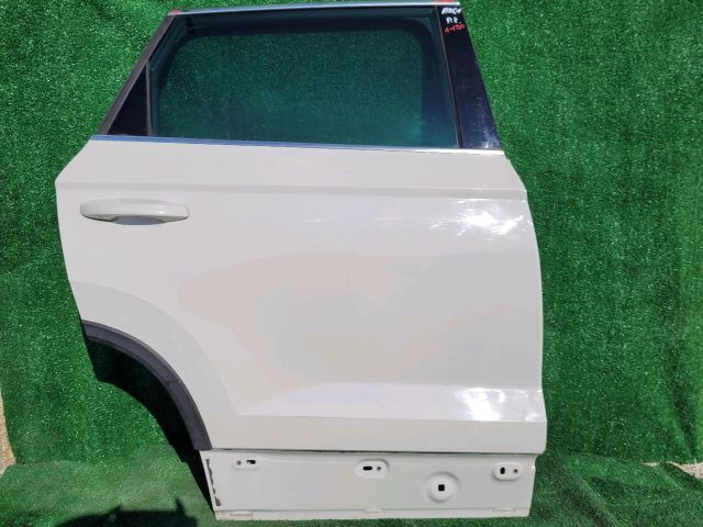 bontott SEAT ATECA Jobb hátsó Ajtó (Részeivel)