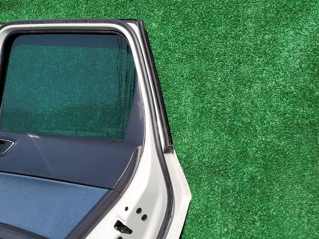 bontott SEAT ATECA Jobb hátsó Ajtó (Részeivel)