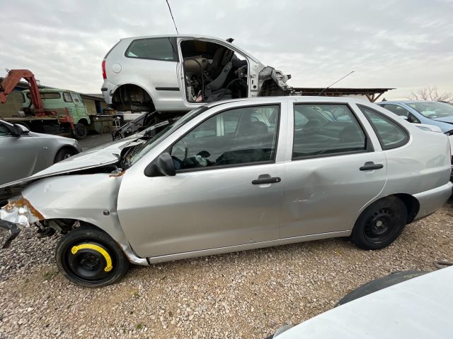 bontott SEAT CORDOBA I Bal első Rugó