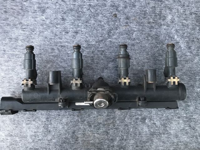 bontott SEAT CORDOBA I Porlasztó Sor / Híd