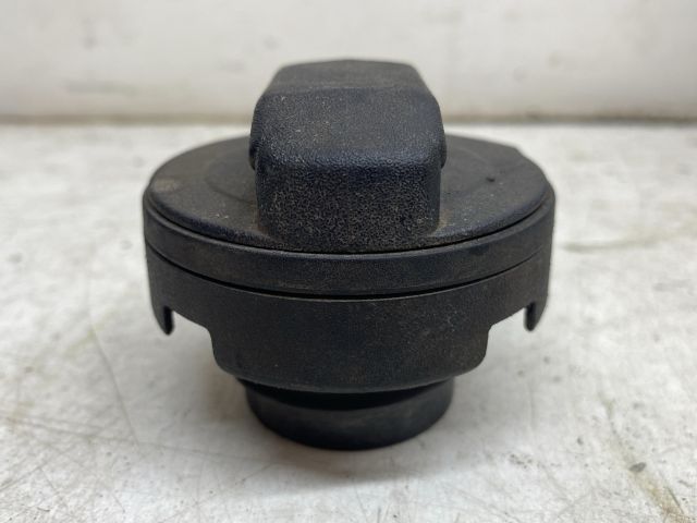 bontott SEAT CORDOBA I Tanksapka