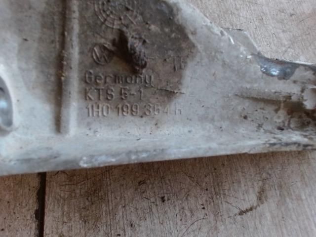 bontott SEAT CORDOBA I Motor Tartó Bak (Fém)