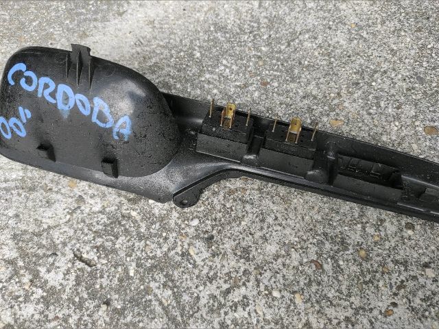 bontott SEAT CORDOBA I Bal első Ablakemelő Kapcsoló