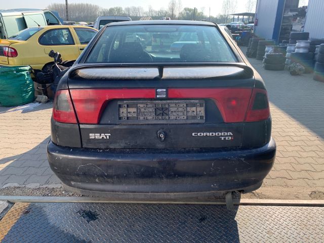 bontott SEAT CORDOBA I Bal hátsó Külső Kilincs