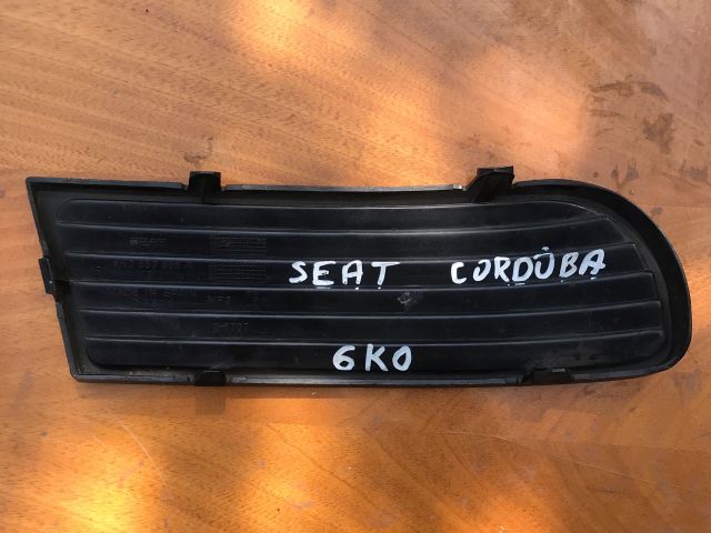 bontott SEAT CORDOBA I Bal Ködlámpa Rács