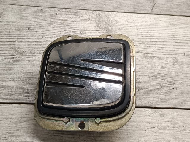 bontott SEAT CORDOBA I Csomagtér Nyitó Kar / Gomb