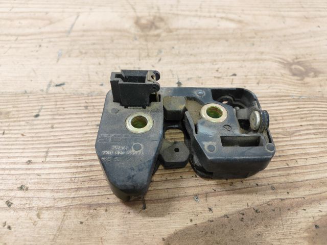 bontott SEAT CORDOBA I Csomagtérajtó Zárszerkezet