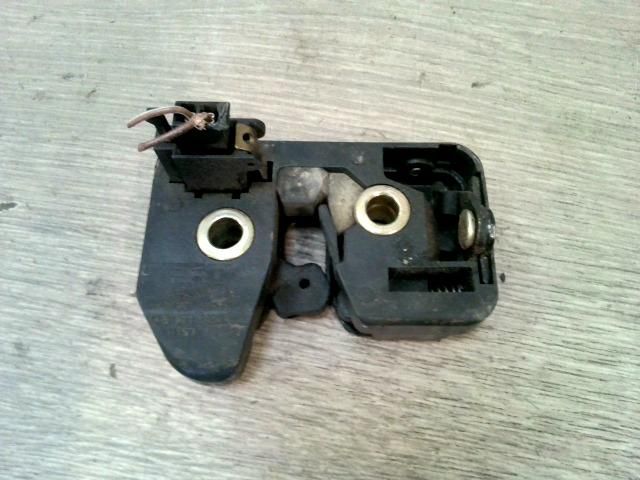 bontott SEAT CORDOBA I Csomagtérajtó Zárszerkezet