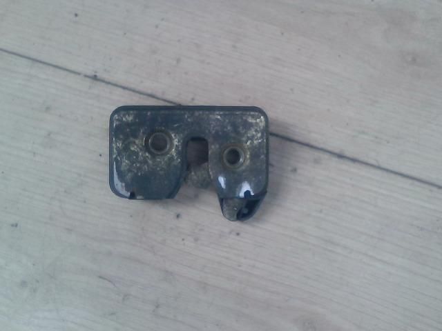 bontott SEAT CORDOBA I Csomagtérajtó Zárszerkezet