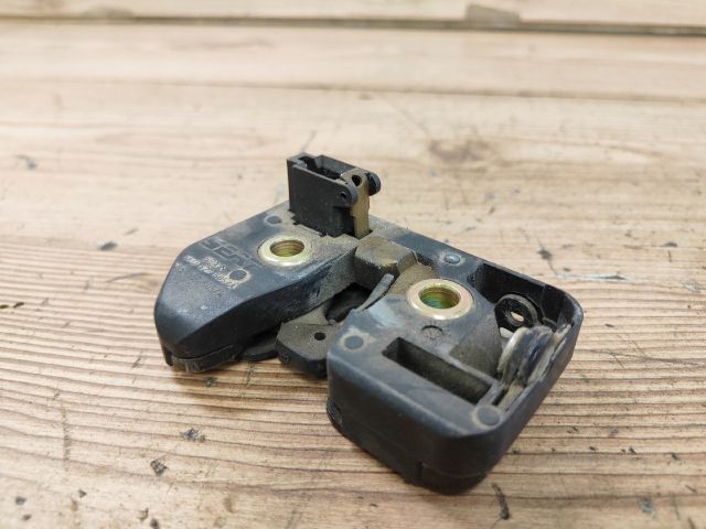 bontott SEAT CORDOBA I Csomagtérajtó Zárszerkezet