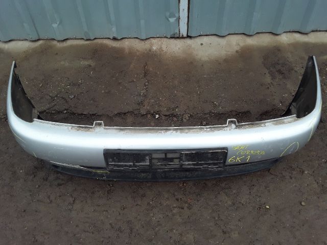 bontott SEAT CORDOBA I Első Lökhárító (Részeivel)