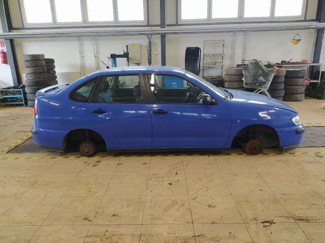 bontott SEAT CORDOBA I Első Lökhárító (Üresen)