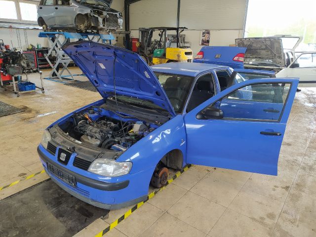 bontott SEAT CORDOBA I Első Lökhárító (Üresen)