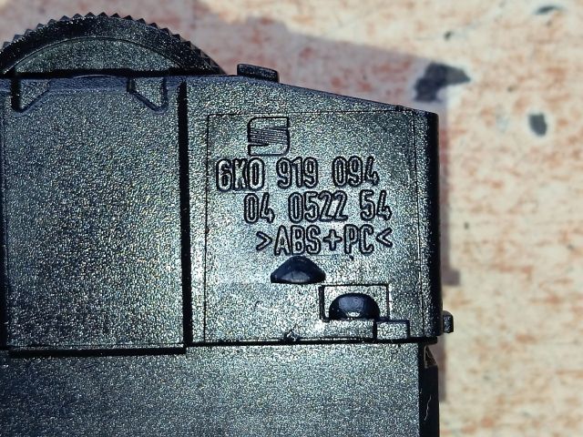 bontott SEAT CORDOBA I Fényszórómagasság Állító Kapcsoló