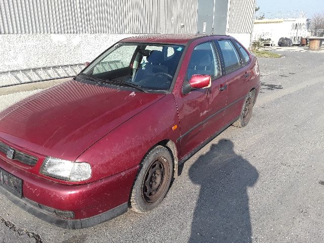 bontott SEAT CORDOBA I Hátsó Lökhárító Merevítő (Fém)