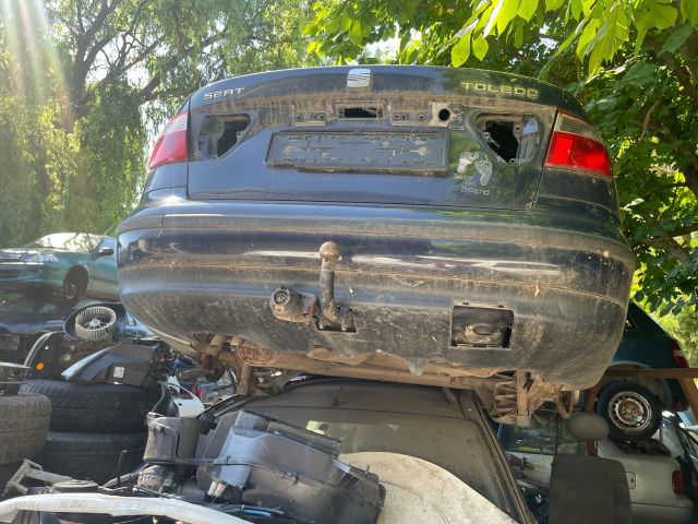 bontott SEAT CORDOBA I Hátsó Lökhárító (Üresen)