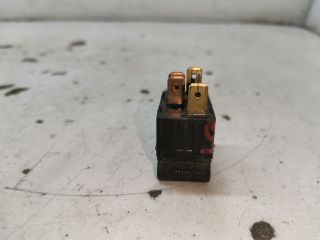 bontott SEAT CORDOBA I Jobb első Ablakemelő Kapcsoló