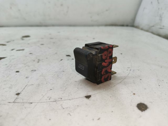 bontott SEAT CORDOBA I Jobb első Ablakemelő Kapcsoló