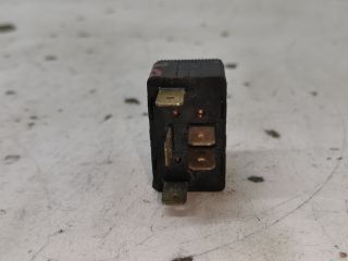 bontott SEAT CORDOBA I Jobb első Ablakemelő Kapcsoló