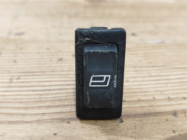 bontott SEAT CORDOBA I Jobb első Ablakemelő Kapcsoló