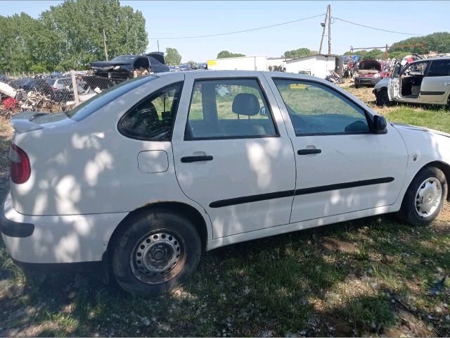 bontott SEAT CORDOBA I Jobb első Ajtóbehúzó