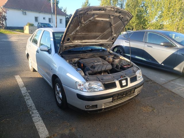 bontott SEAT CORDOBA I Jobb első Vízlehúzó Gumicsík