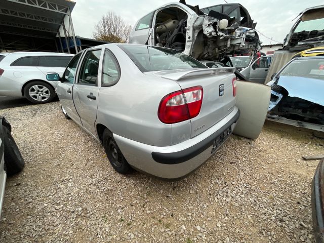 bontott SEAT CORDOBA I Jobb Külső Hátsó Lámpa