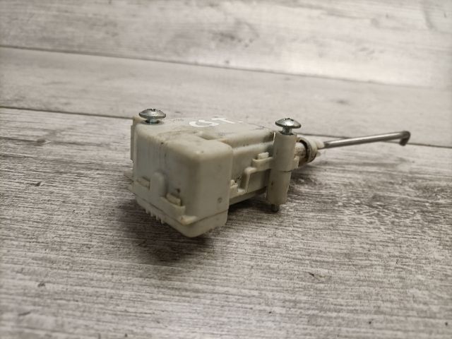 bontott SEAT CORDOBA I Központizár Motor Csomagtérajtó