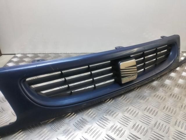 bontott SEAT CORDOBA I Motorháztető Díszrács