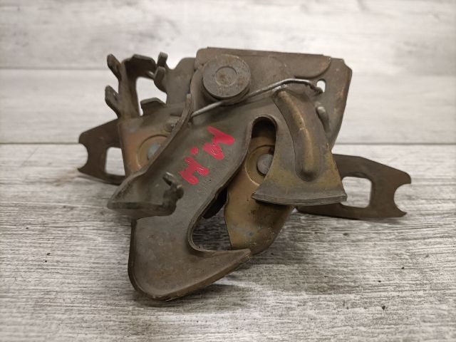 bontott SEAT CORDOBA I Motorháztető Zárszerkezet